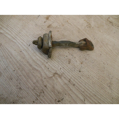  Ограничитель открывания двери задней к  Nissan  Primera,  1998