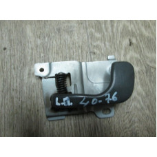  Ручка внутренняя передняя левая к  Mitsubishi  Space Wagon,  1996