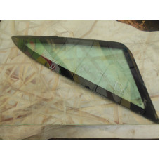  Стекло кузовное боковое правое к  Audi  100,  1989