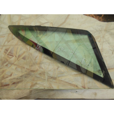  Стекло кузовное боковое правое к  Audi  100,  1989