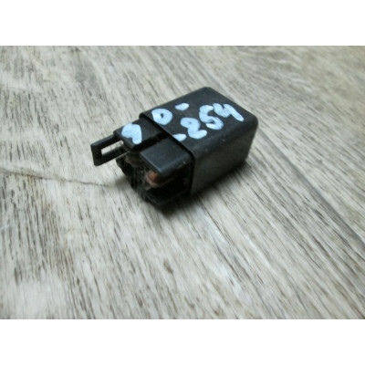  Реле (прочие) к  Mitsubishi  Space Wagon,  1996