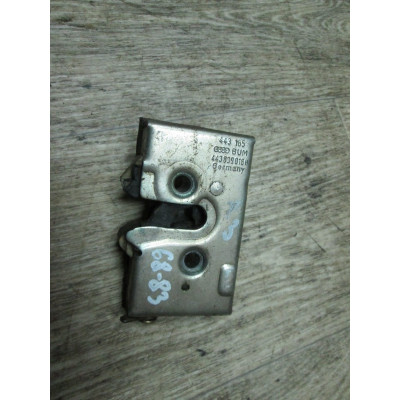  Замок двери задней правой к  Audi  100,  1989