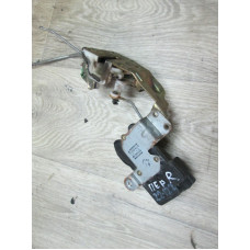  Замок двери передней правой к  Mitsubishi  Lancer,  1994