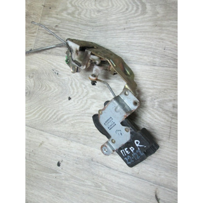 Замок двери передней правой к  Mitsubishi  Lancer,  1994