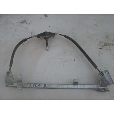  Стекло двери передней левой к  Audi  100,  1985