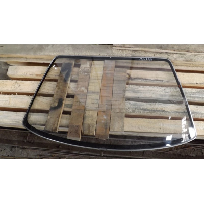  Стекло заднее к  Audi  100,  1986