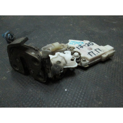  Замок двери передней правой к  Nissan  Primera,  1993