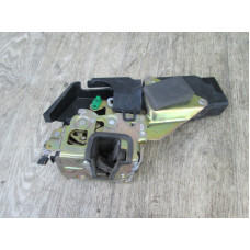  Замок двери задней левой к  Mitsubishi  Carisma,  2000