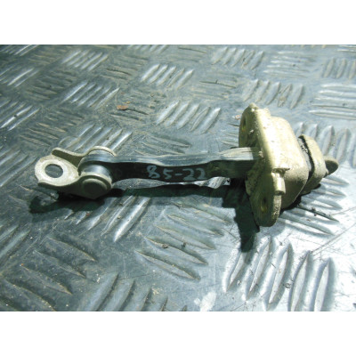  Ограничитель открывания двери к  Nissan  Primera,  2001