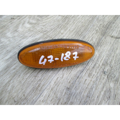  Повторитель передний правый к  Mazda  323,  1998