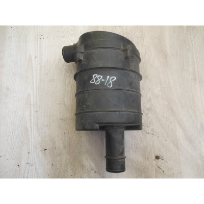  Корпус воздушного фильтра к  Renault  Megane,  1997