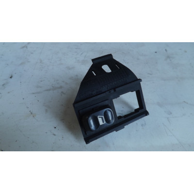  Кнопка стеклоподъемника переднего правого к  Citroen  Xantia,  1996