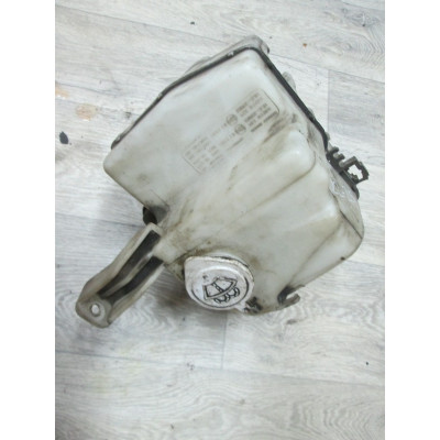  Бачок омывателя к  Mitsubishi  Lancer,  1994