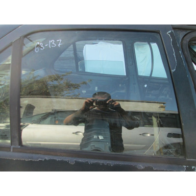  Стекло двери задней правой к  Peugeot  306,  1996