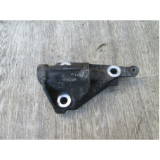  Кронштейн генератора к  Renault  Laguna,  1996