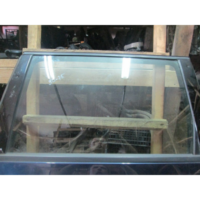  Стекло двери задней левой к  Volkswagen  Passat,  1997
