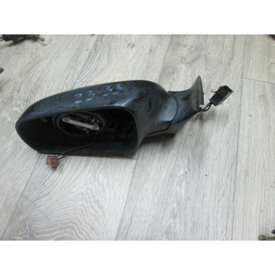  Зеркало наружное левое к  Audi  A4,  2000
