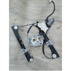  Стекло двери передней правой к  Mercedes  C W203,  2002