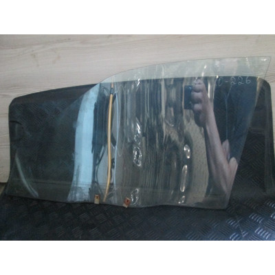  Стекло двери передней правой к  Proton  400,  1996