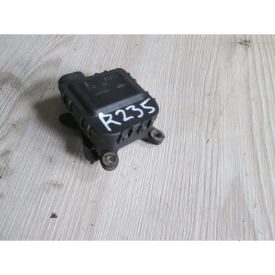  Моторчик заслонки печки к  Audi  A4,  1997