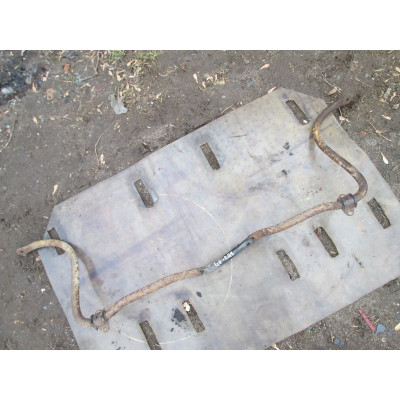  Стабилизатор подвески (поперечной устойчивости) к  Mitsubishi  Space Wagon,  1996