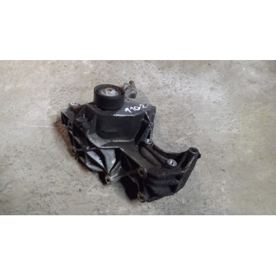  Кронштейн двигателя к  Renault  Laguna,  1997