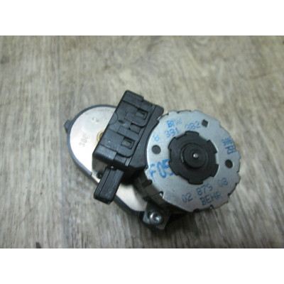  Моторчик заслонки печки к  BMW  7 E38,  1999