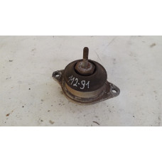  Подушка крепления двигателя к  Audi  100,  1986