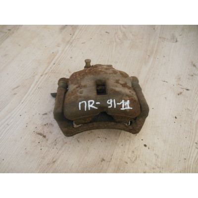  Суппорт передний правый к  Nissan  Primera,  1998