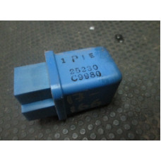  Реле (прочие) к  Nissan  Primera,  1993