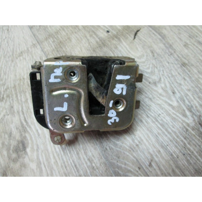  Замок двери передней левой к  Volvo  440,  1995