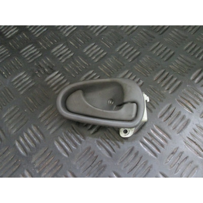  Ручка внутренняя передняя левая к  Proton  400,  1996