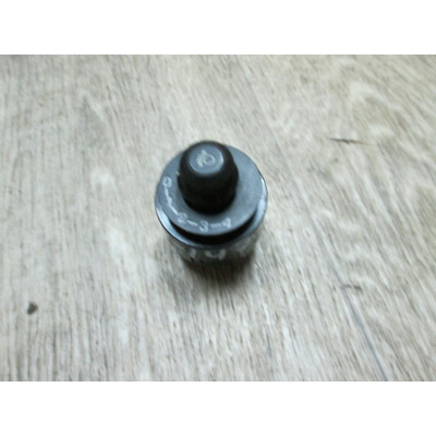  Кнопка корректора фар к  Mitsubishi  Space Wagon,  1996