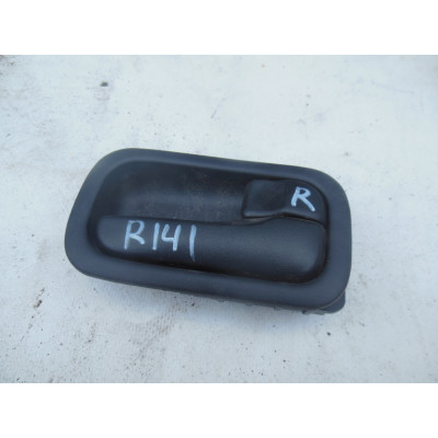  Ручка внутренняя задняя правая к  Nissan  Maxima,  1999