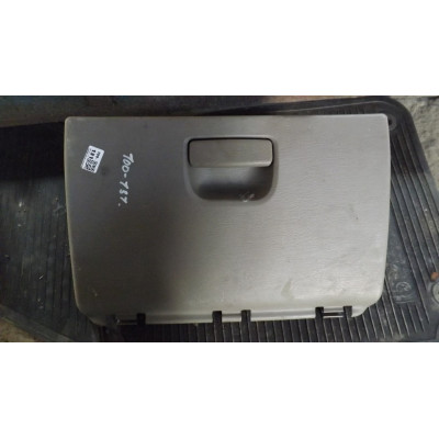  Бардачок к  Dodge  Grand Caravan,  2002