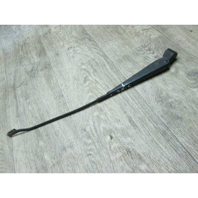  Щеткодержатель (поводок стеклоочистителя, дворник) к  Ford  Fiesta,  1999