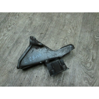 Кронштейн двигателя к  Audi  100,  1989