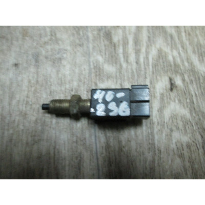  Выключатель концевой (концевик) к  Mitsubishi  Space Wagon,  1996