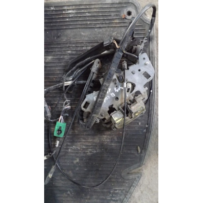  Замок двери сдвижной к  Dodge  Grand Caravan,  2002