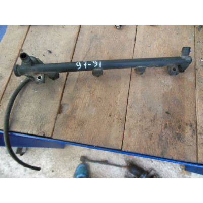  Топливная рампа к  Renault  Laguna,  1999