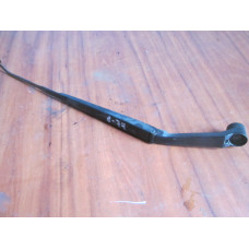  Щеткодержатель (поводок стеклоочистителя, дворник) к  Mitsubishi  Galant,  1995