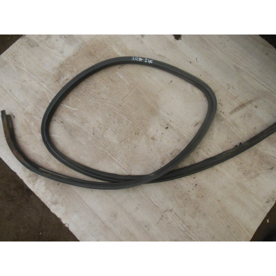  Уплотнитель двери задней правой к  Nissan  Primera,  1998