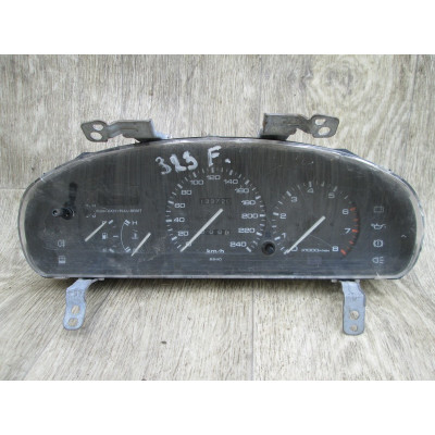  Щиток приборов (приборная панель) к  Mazda  323,  1996