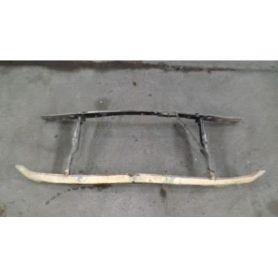  Передняя панель крепления облицовки (телевизор) к  Audi  100,  1986