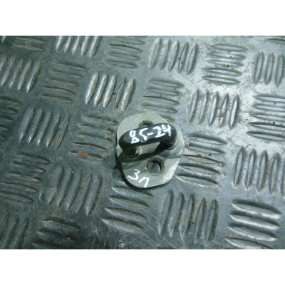  Петля двери задней левой к  Nissan  Primera,  2001