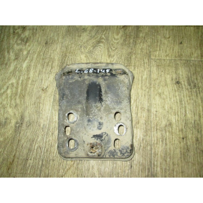  Кронштейн крепления бампера к  Audi  100,  1989