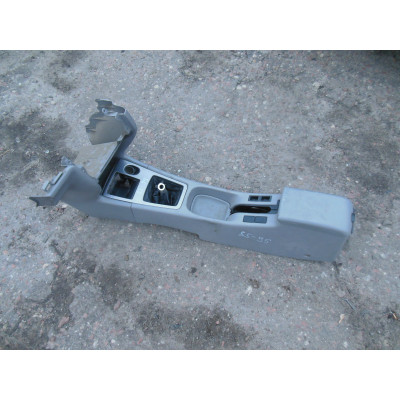  Подлокотник к  Nissan  Primera,  2001