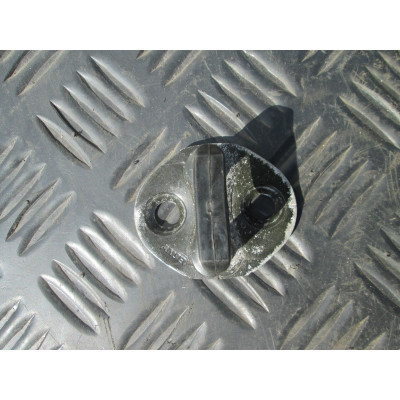  Ответная часть (скоба) замка двери к  Mitsubishi  Galant,  1998