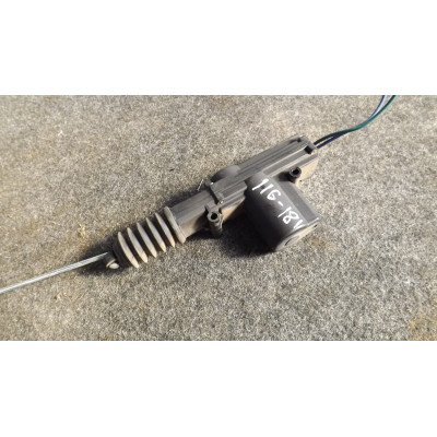  Активатор (привод) замка двери к  Renault  Megane,  1998