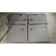  Обшивка двери (дверная карта) комплект к  Dodge  Grand Caravan,  2002